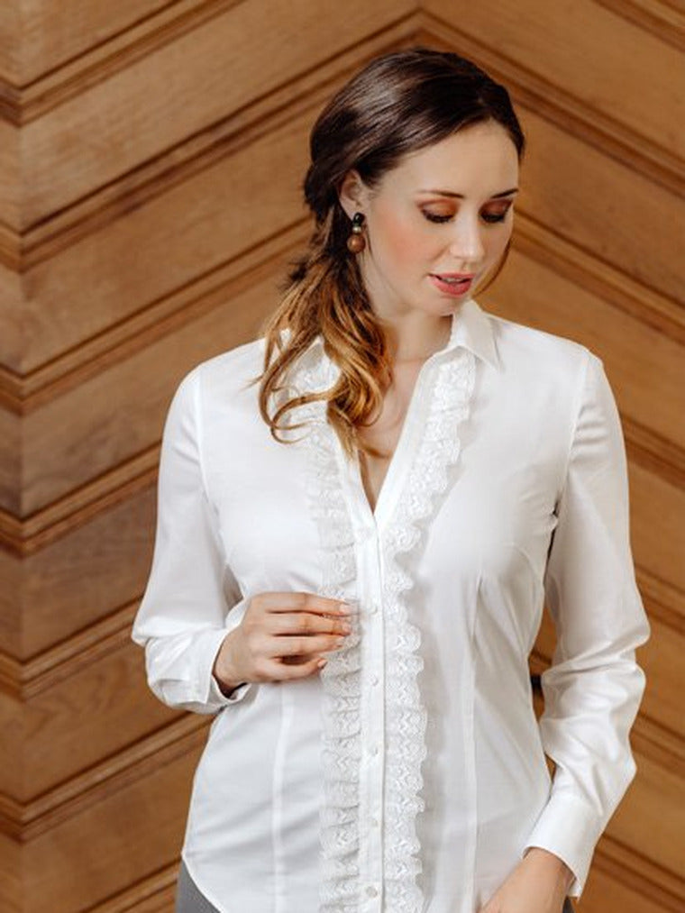 Gössl Bluse aus Baumwoll-Satin mit Klöppelspitze, Handarbeit und Detailreichtum der Gössl Blusen