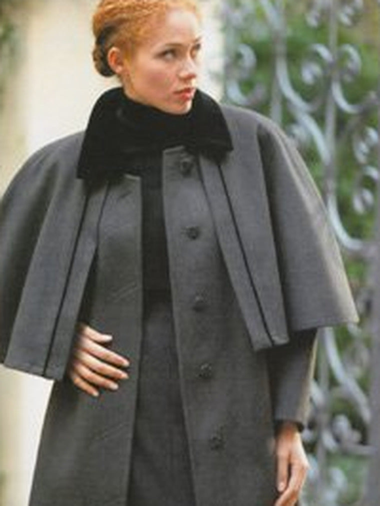 Loden-Pelerinenmantel Amalfi mit Samtkragen, Gössl Katalogfoto der 1990er Jahre