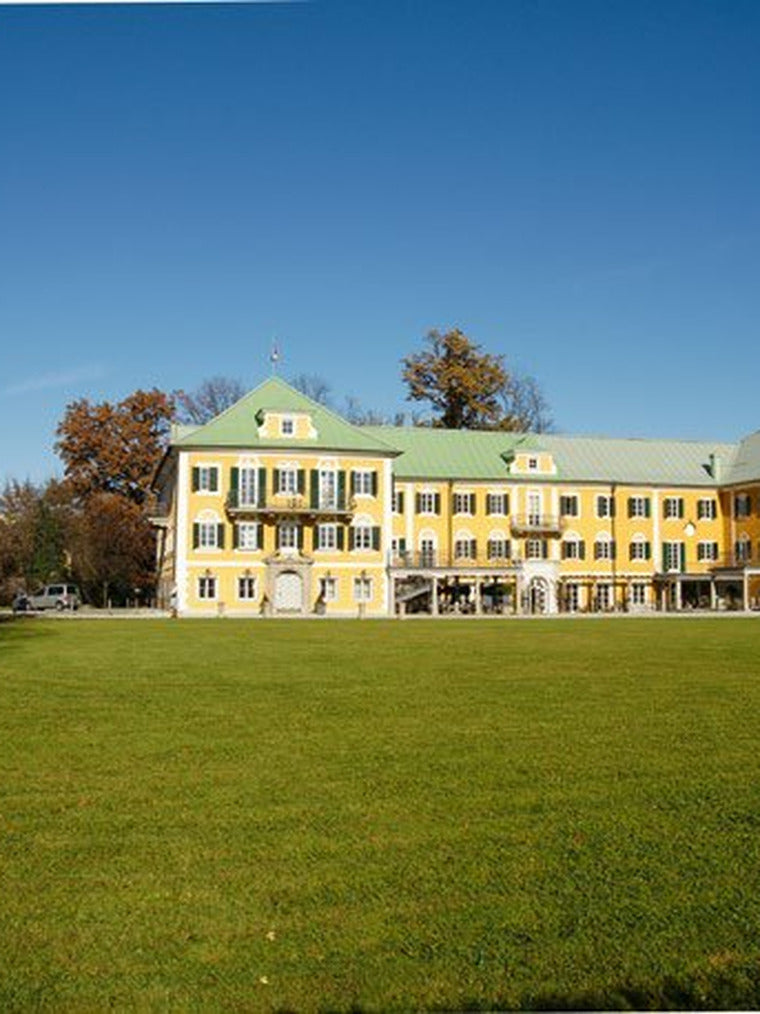 Das Gwandhaus in Salzburg an der Hellbrunner Allee, Sitz von Gössl und Tourismus-Staatspreisträger 2005