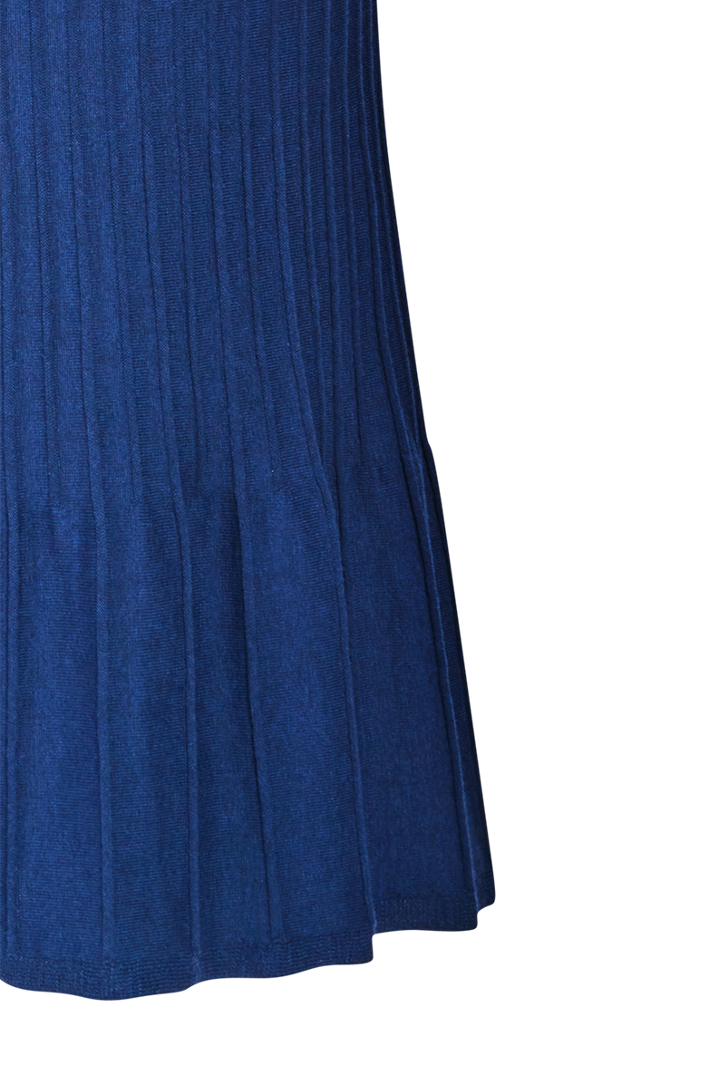 Tailliertes Kleid mit kunstvollen Strickmustern - Bild 6