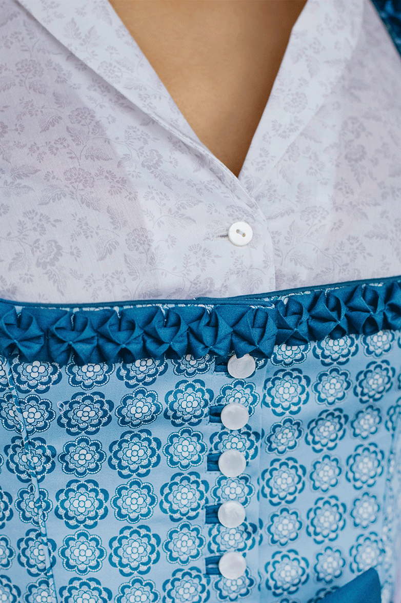 Dirndlbluse mit Schalfasson - Bild 7